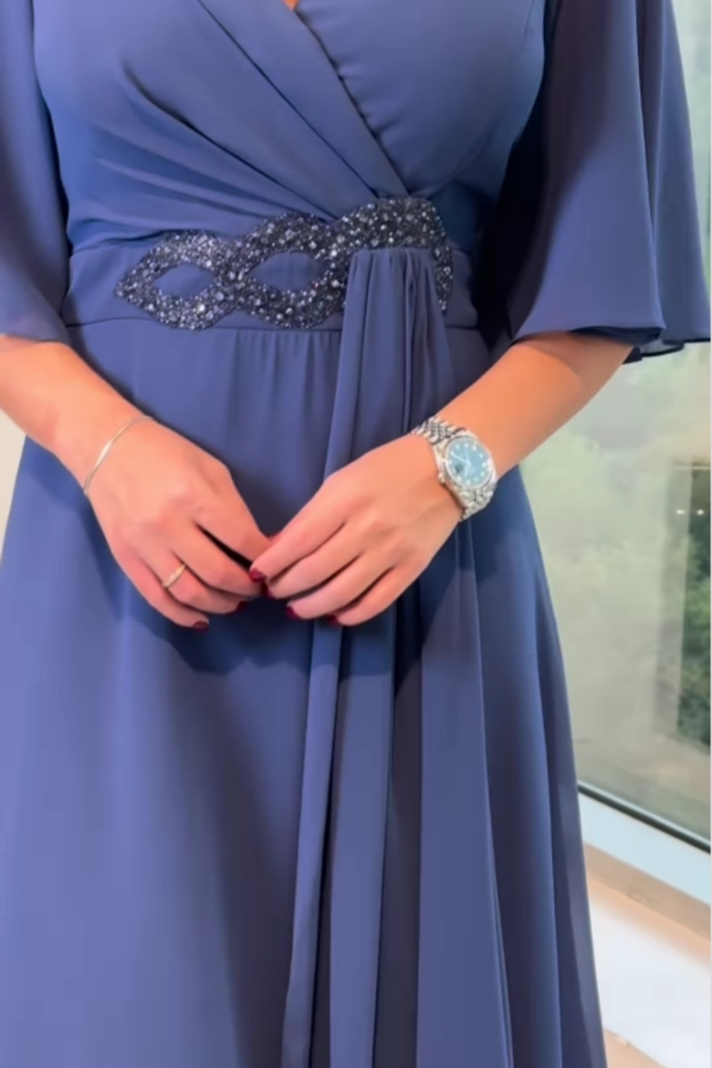Kvinnors Klänning | V-ringad Draperad Midi