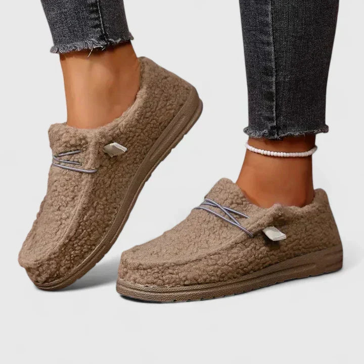 Loafers för kvinnor | Platta texturerade slip-ons