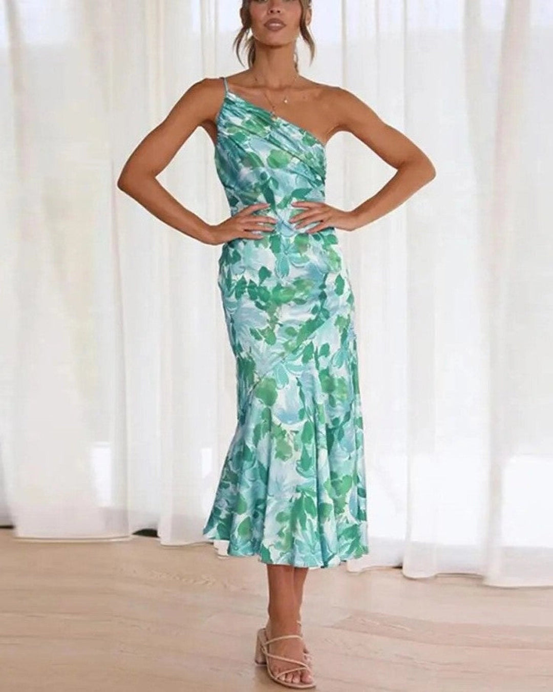 Kvinnors Klänning | Draperad Bodice Design