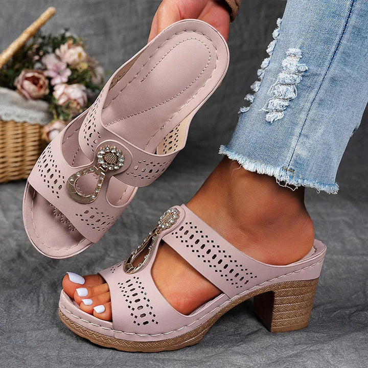 Sandaler för kvinnor | Klippta remmar kilskor