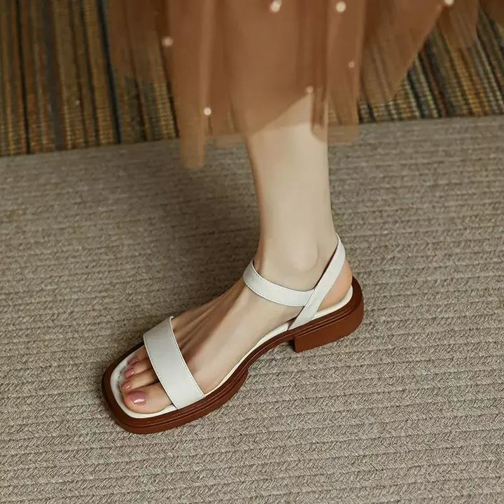 Sandaler för kvinnor | Platt öppen tå rem