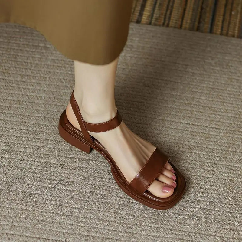 Sandaler för kvinnor | Platt öppen tå rem