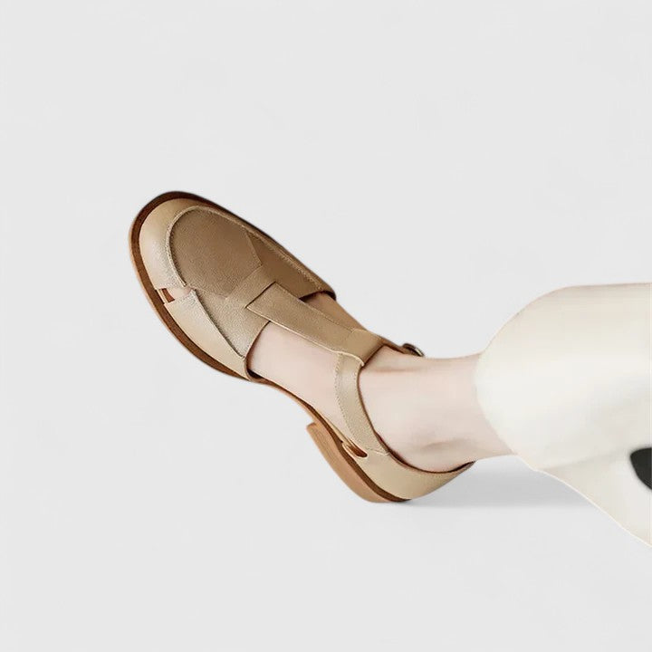 Sandaler för kvinnor | Stängd tå T-rem